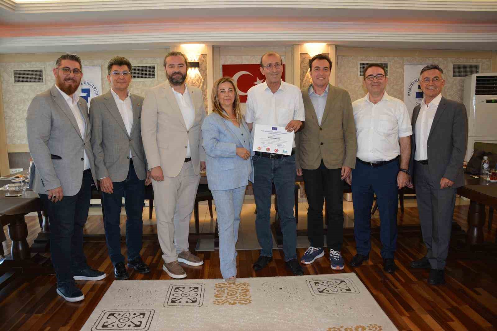 Yerel medyanın geleceği Denizli’de masaya yatırıldı