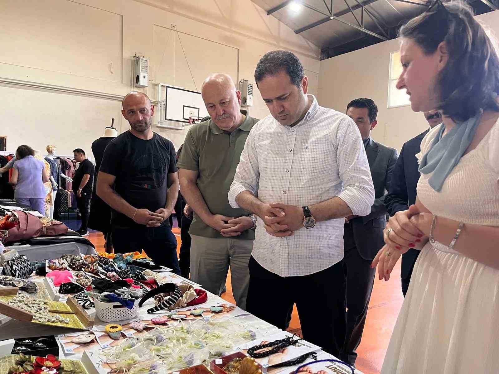 Hayrabolu’da el emeği göz nuru eserler sergilendi
