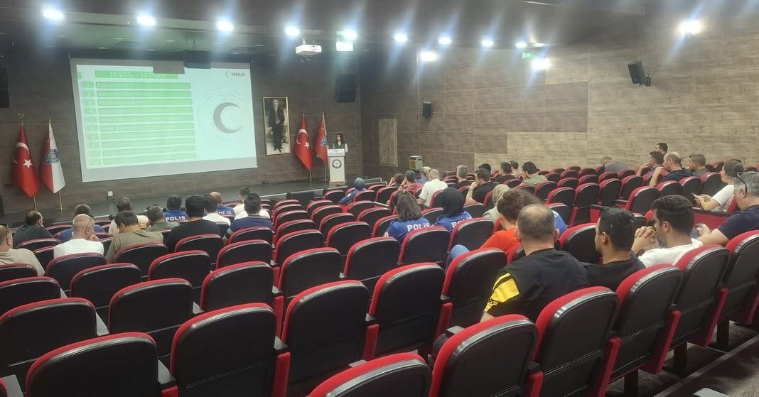 Kars emniyet personeline kumar bağımlılığı eğitimi ve YEDAM tanıtımı