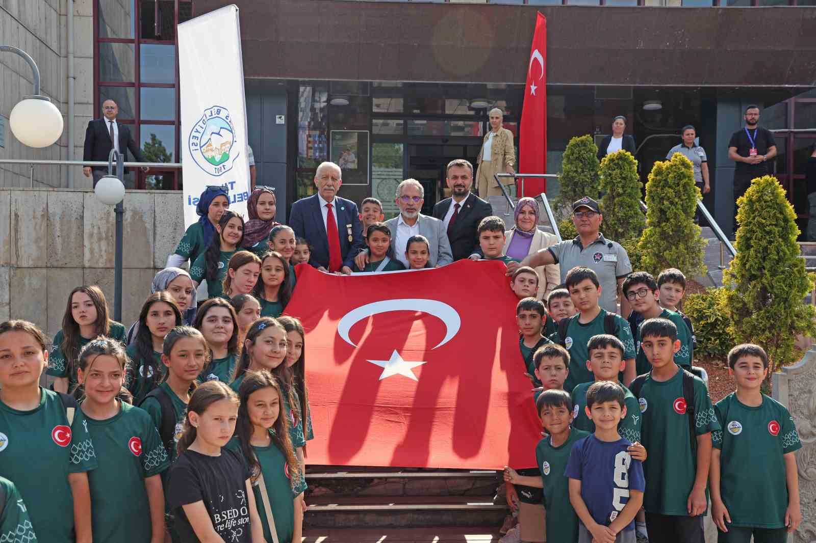 Kıbrıs’ın canlı tanığı Kayserili gençlerle buluştu