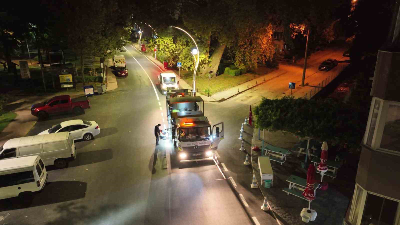 Karamürsel’deki 1,2 kilometrelik caddede üstyapı çalışmaları tamamlandı