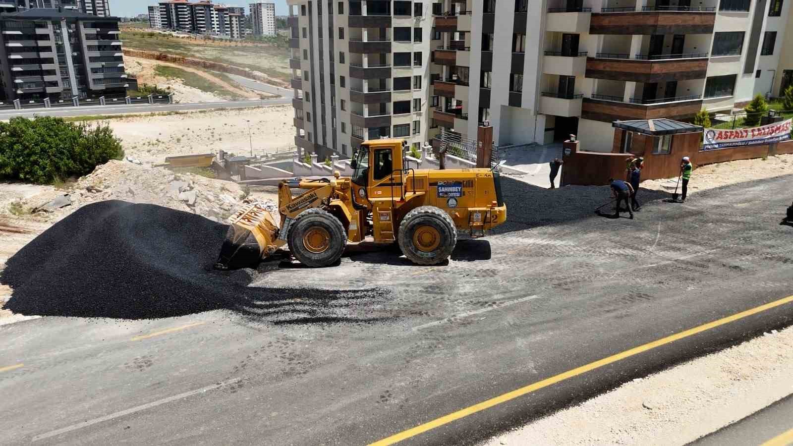 Şahinbey&rsquo;de konforlu ulaşım i&ccedil;in asfalt &ccedil;alışmaları yapılıyor