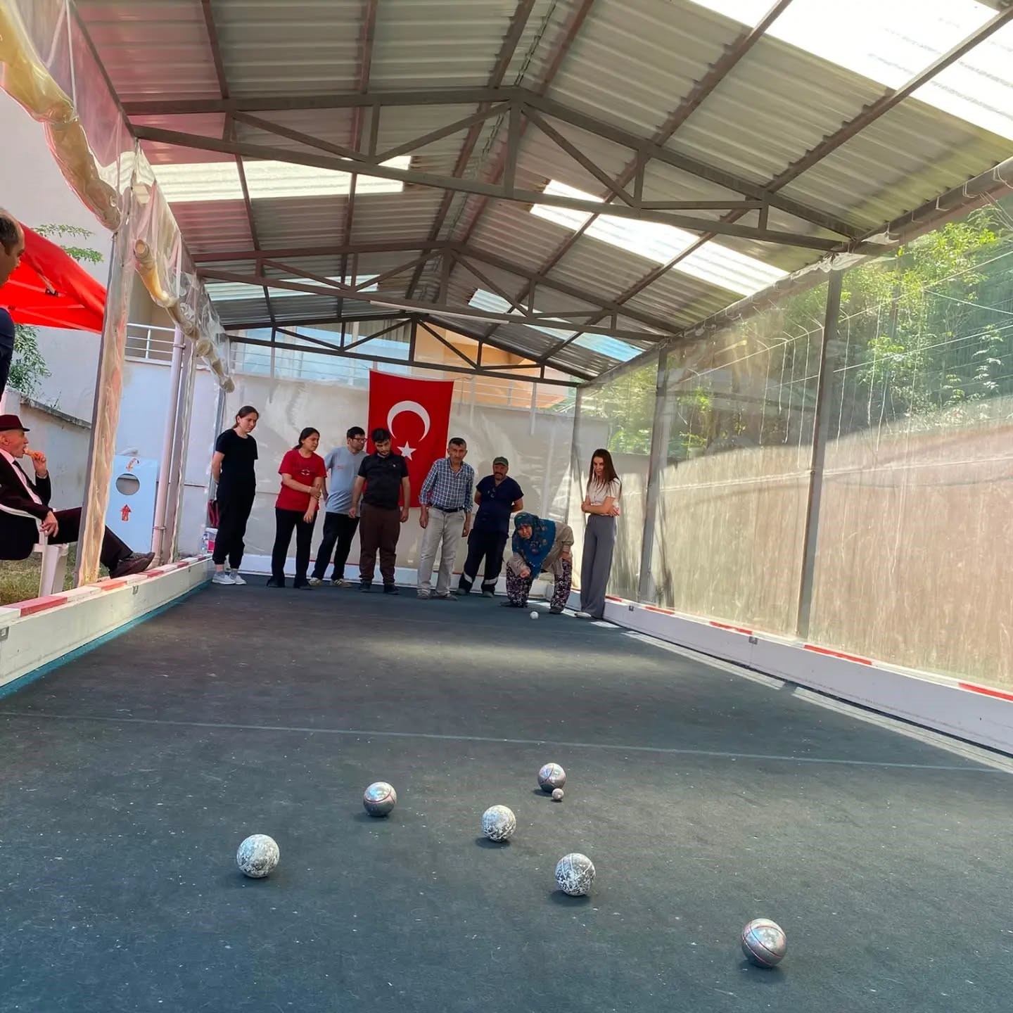 Bocce sahasında kuşaklar buluştu