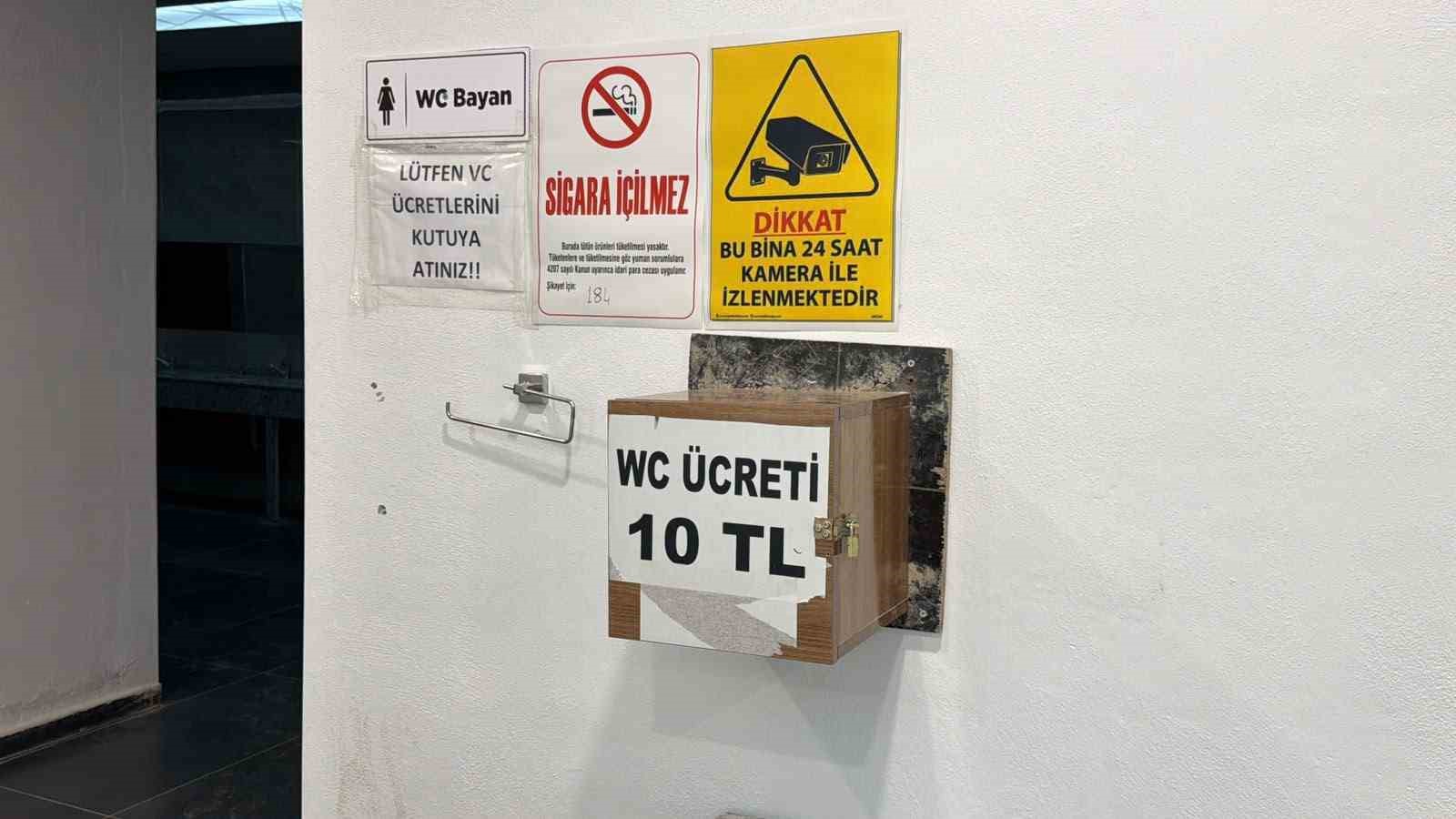 Kadınlar tuvaletindeki hırsızlık kameralara yansıdı