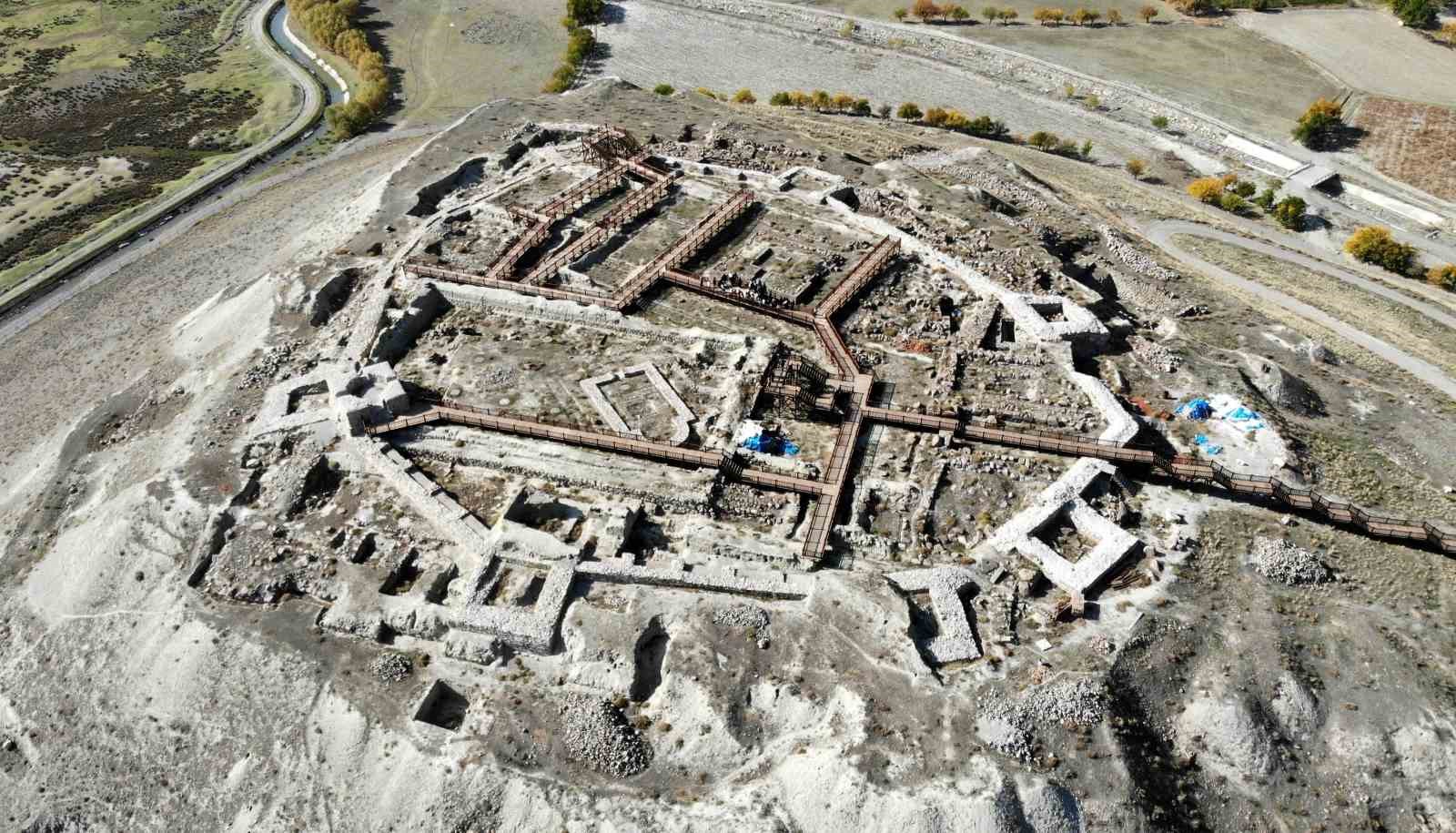 Erzincan&rsquo;ın Urartu mirası Altıntepe&rsquo;ye yeni dokunuş