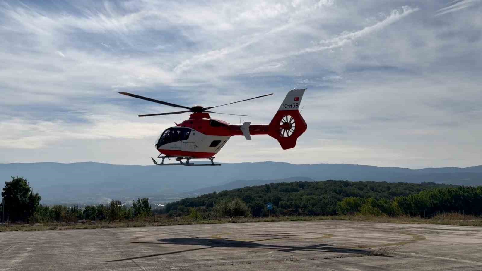 Bolu&rsquo;da ambulans helikopter &ccedil;ocuk i&ccedil;in seferber oldu