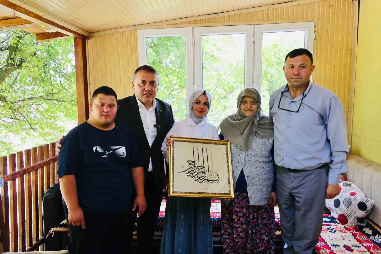 Şehit ailesine bayramda anlamlı buluşma