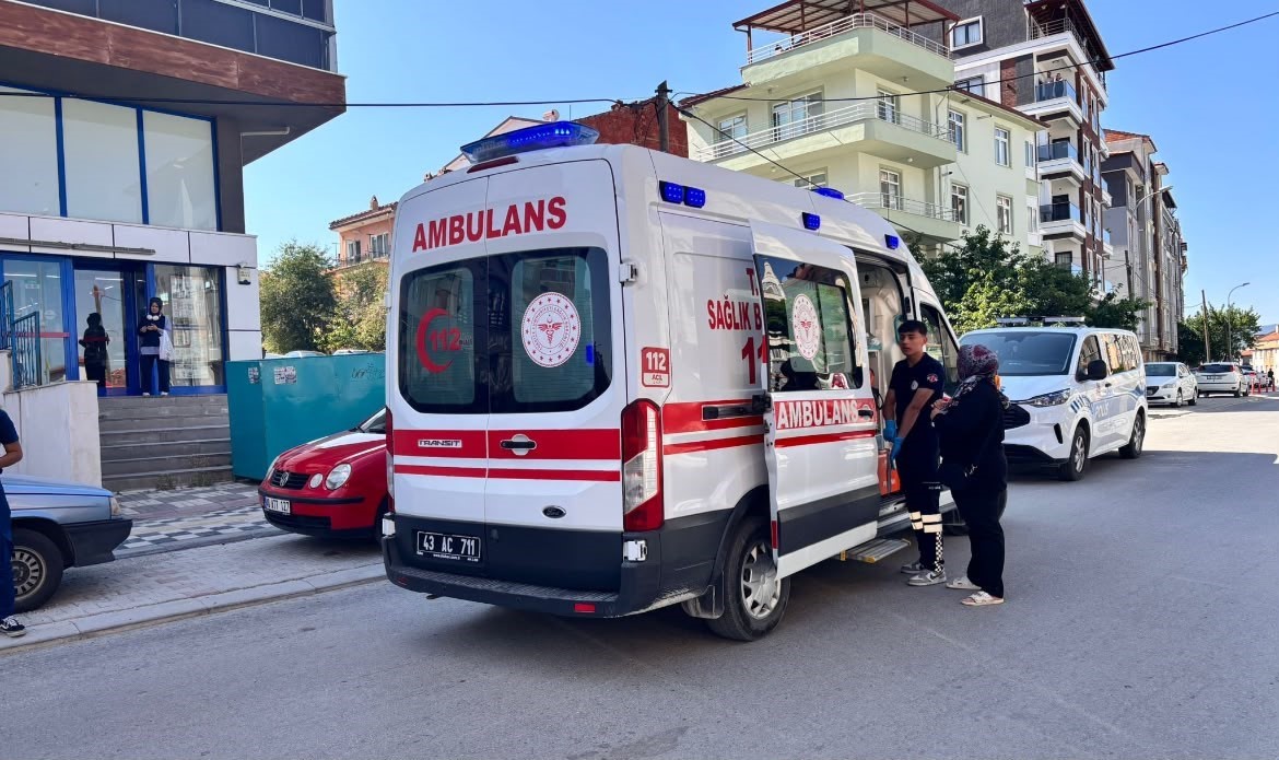 Tavşanlı’da motosiklet devrildi: 1 yaralı