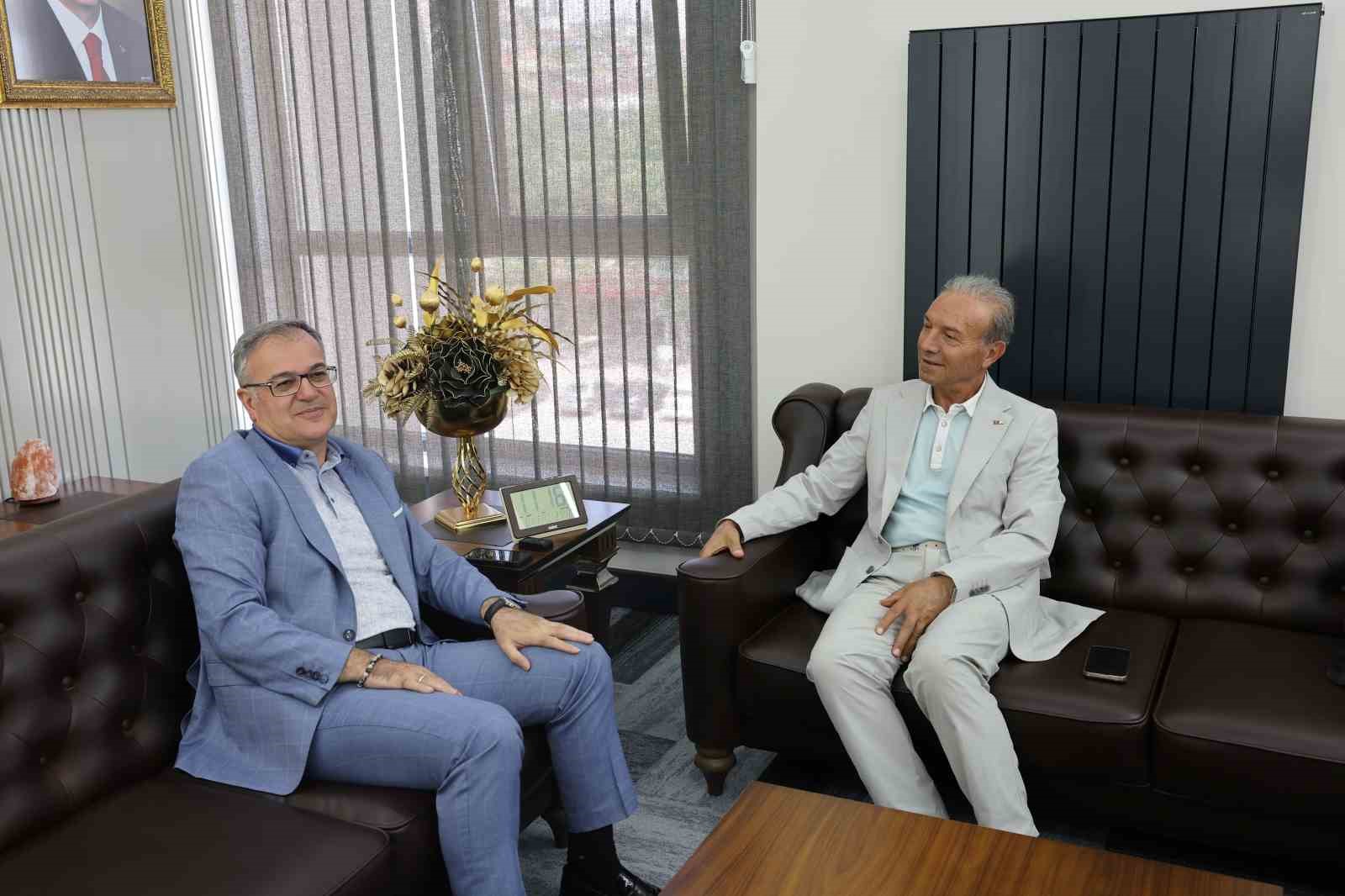 Hacılar&rsquo;da kıyafetler umuda d&ouml;n&uuml;şecek