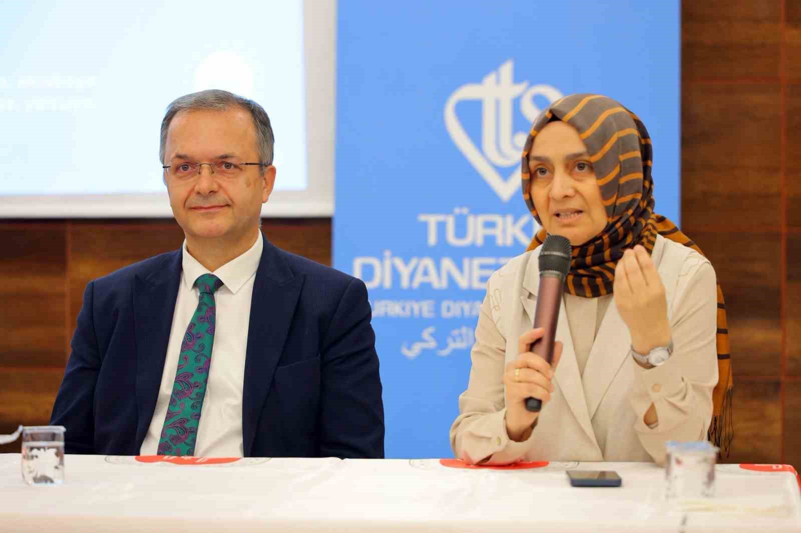 Bayburt’ta aile ahlakının temel değerleri konferansta anlatıldı