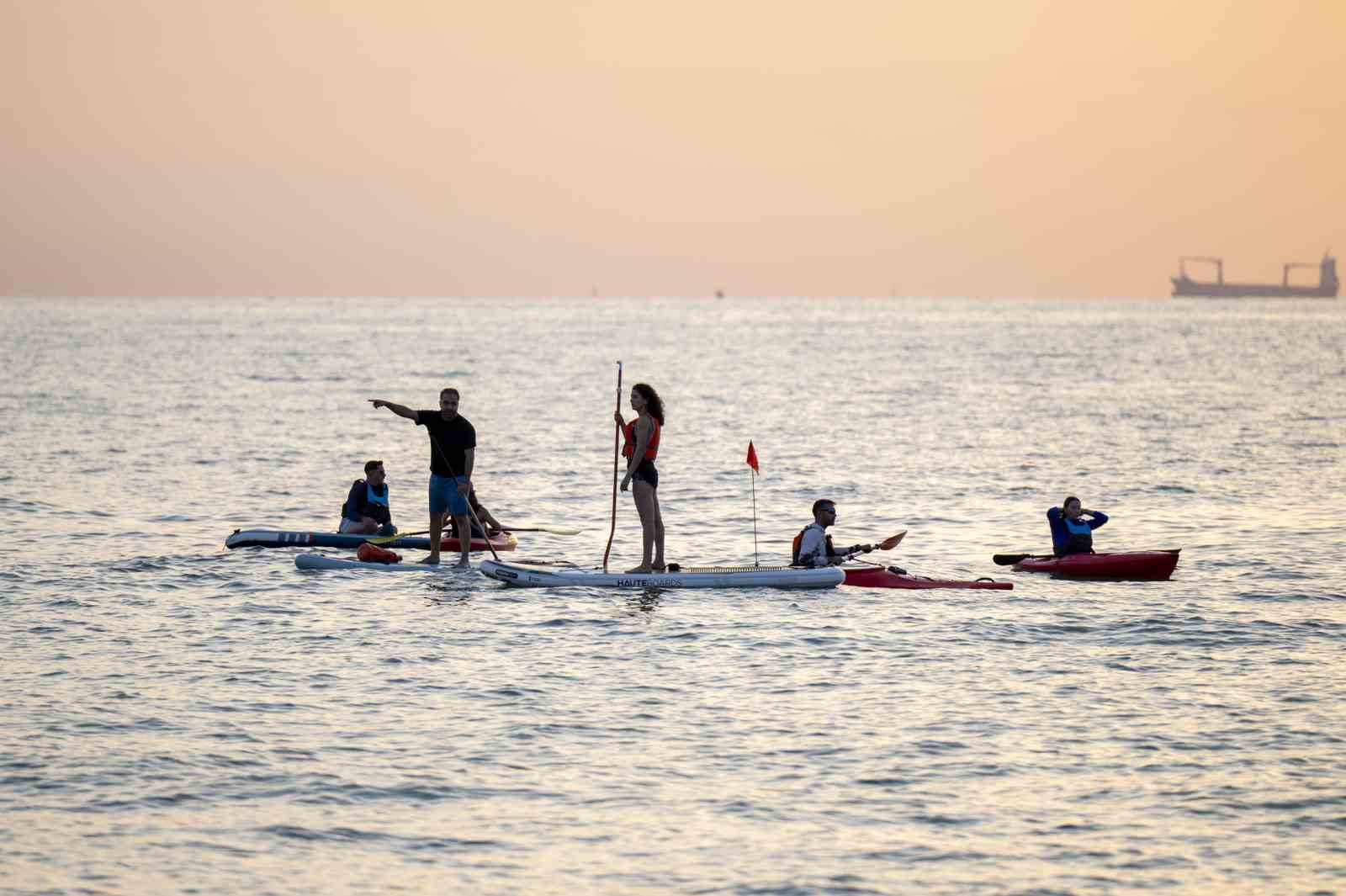 Mersinliler güne su sporlarıyla başladılar