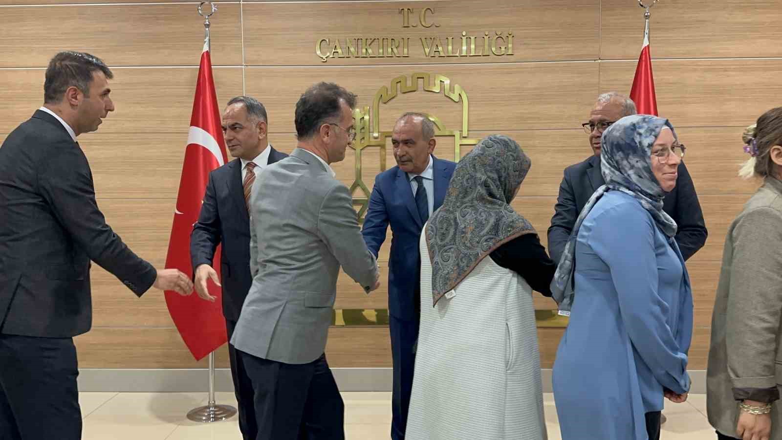 Çankırı’da protokol ile kamu personelleri bayramlaştı