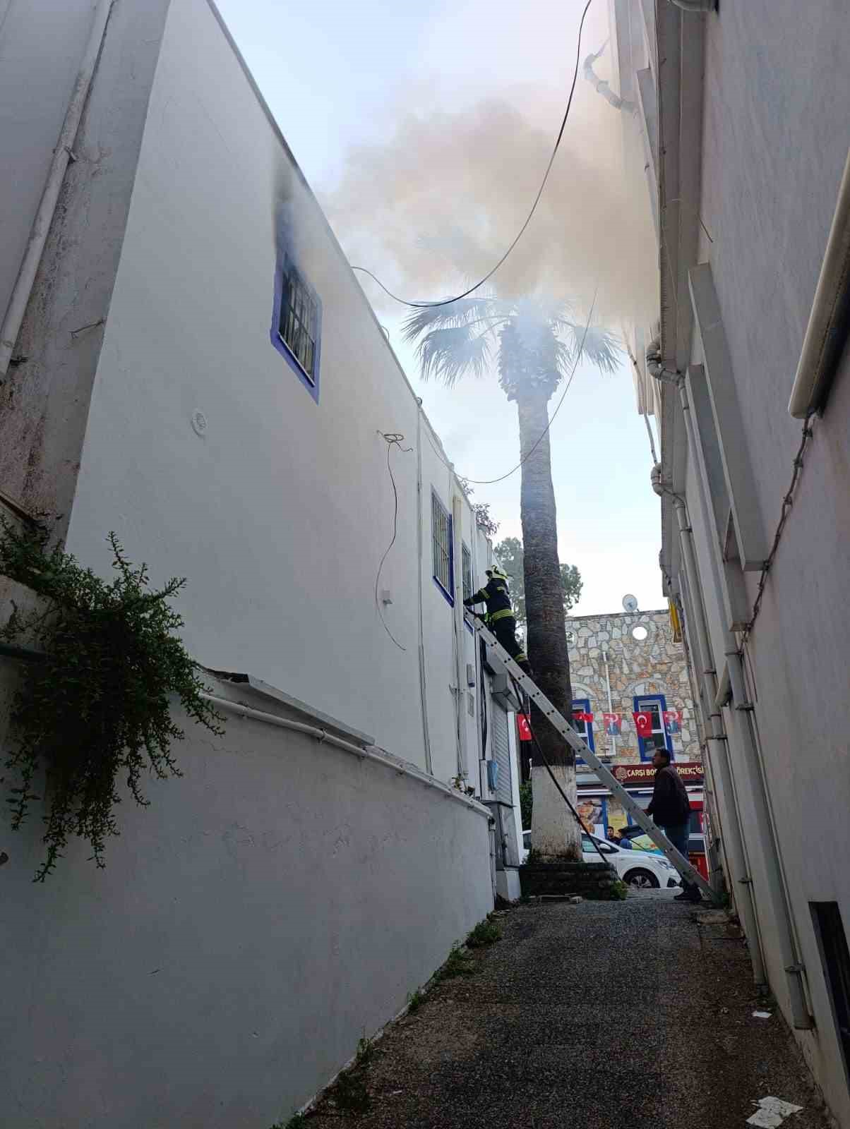 Bodrum’da ev yangını