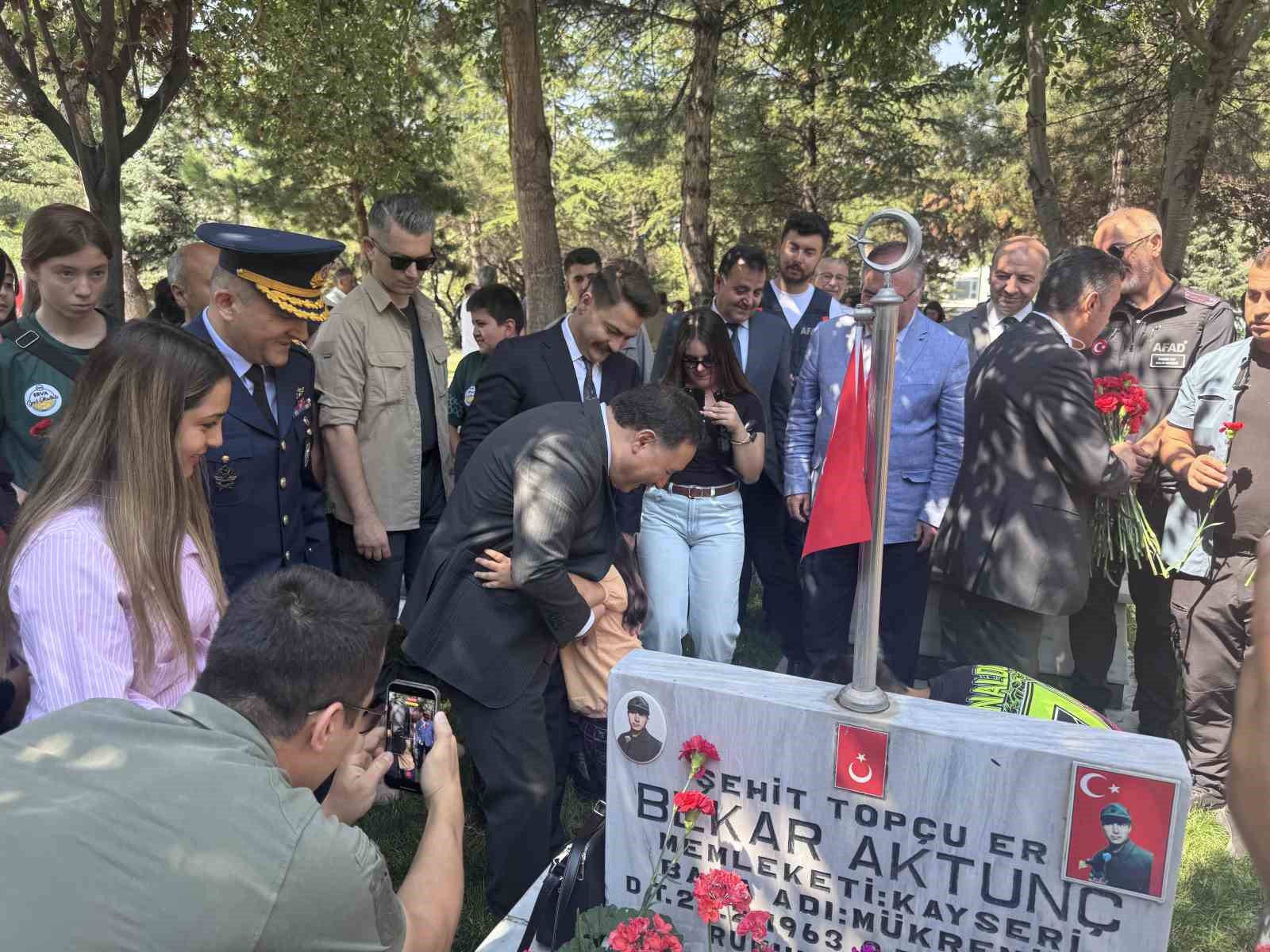 Vali Çiçek: "Eğer şehitlerimiz haklarını bize helal etmezlerse aldığımız nefes haram olur"