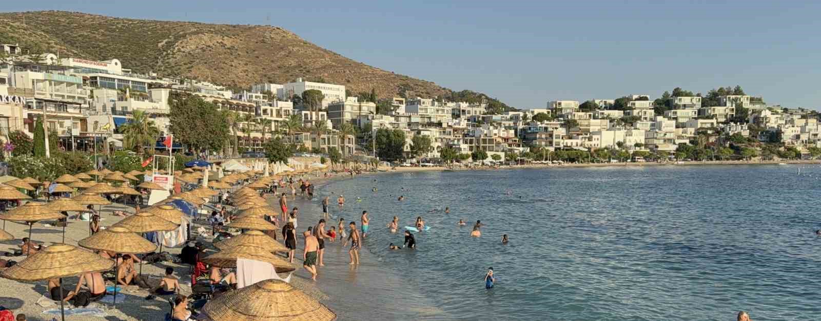 Bodrum’da termometre 40’ı, hissedilen sıcaklık 45’i gördü