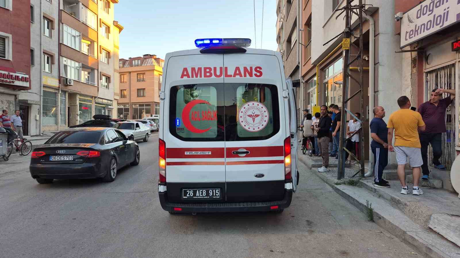 Eskişehir’de otomobile yandan çarpan bisikletli çocuk yaralandı