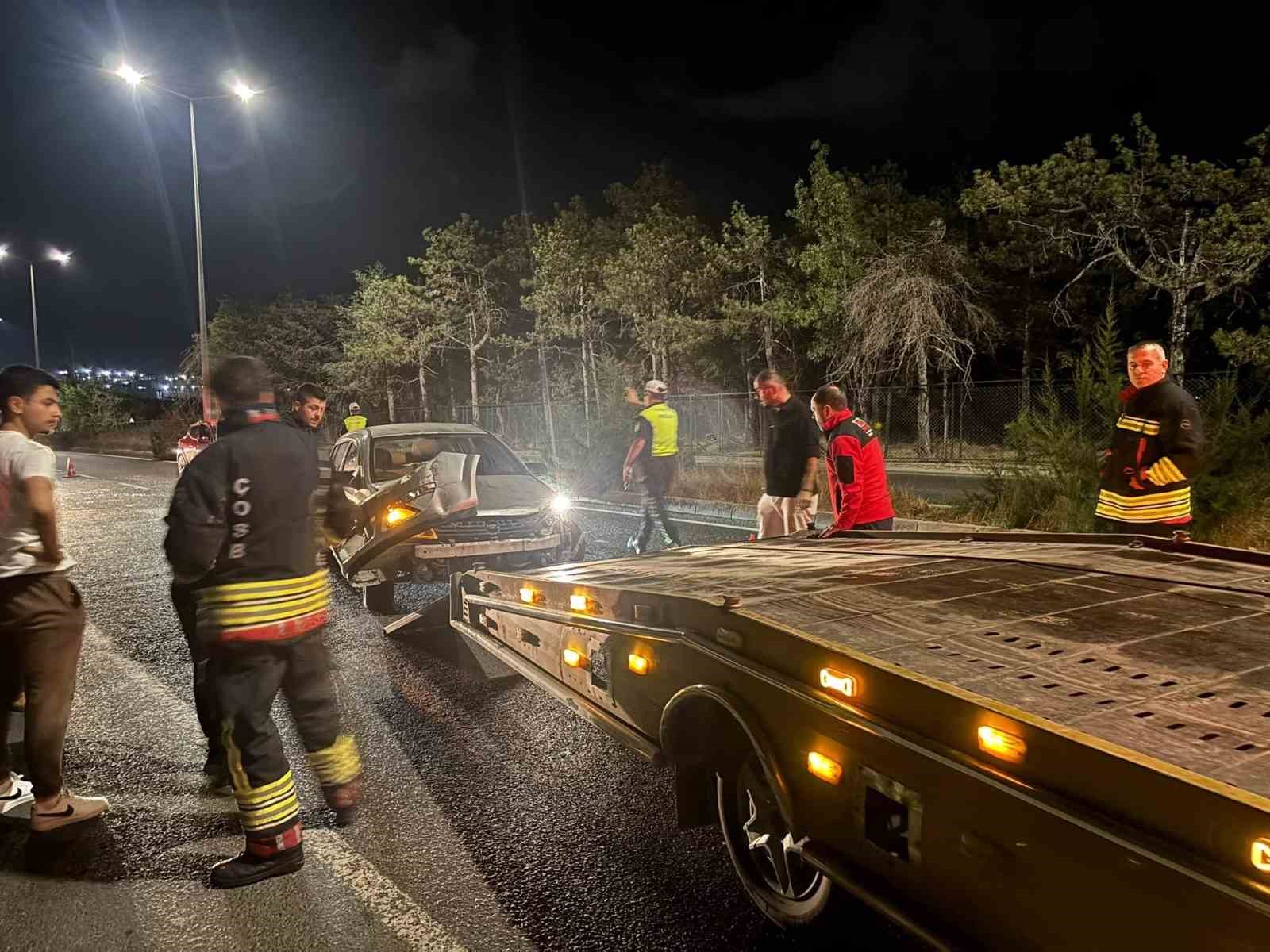 &Ccedil;erkezk&ouml;y-Kapaklı yolunda kaza: 2 yaralı