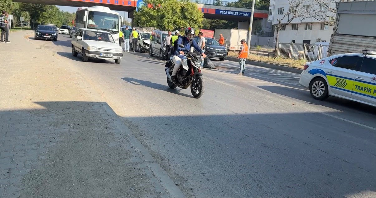 Eskişehir’de 4 aracın karıştığı zincirleme kaza: 2 yaralı