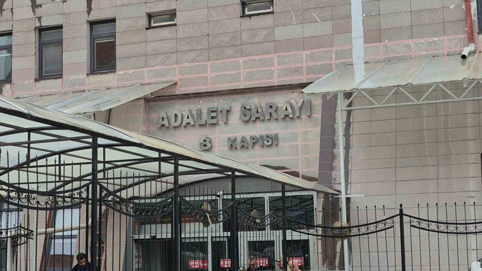 Eskişehir’de silahlı kavga olayının 2 şüphelisi adliyeye çıkarıldı