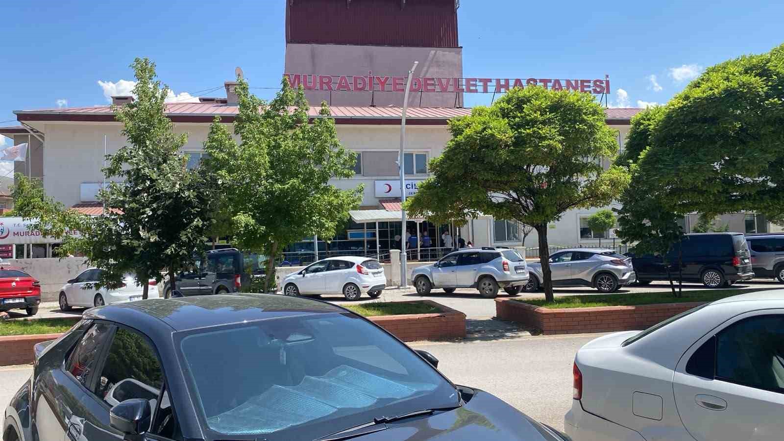 Van’da silahlı ve sopalı kavga: 15 yaralı