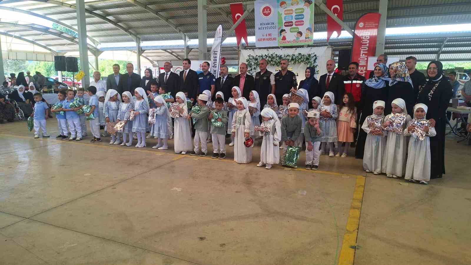 Hisarcık’ta 4-6 yaş Kur’an kursu öğrencileri mezuniyet sevinci yaşadı