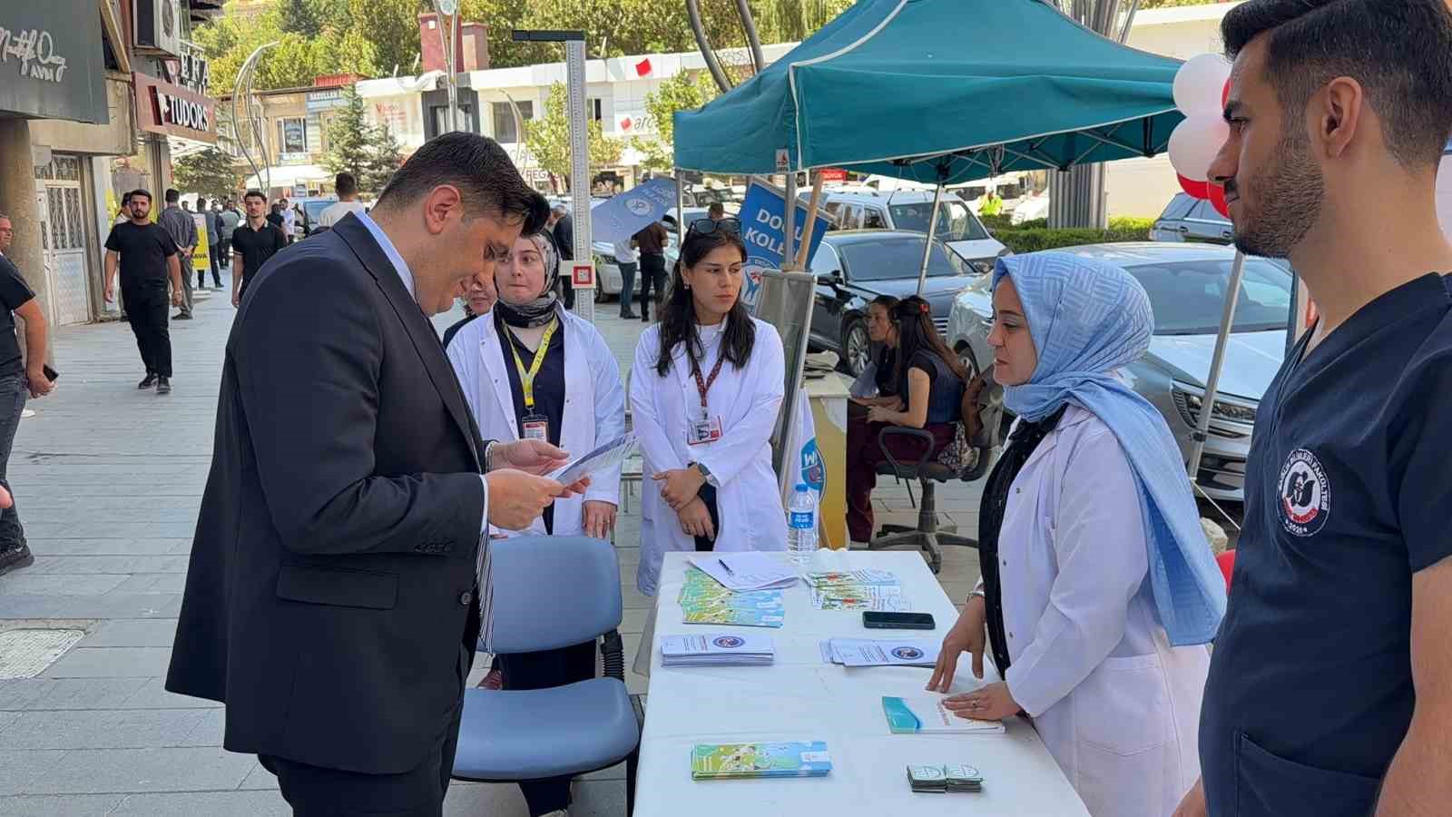 Hakkari&rsquo;de "Bedenini Dinle, Harekete Ge&ccedil;" etkinliği d&uuml;zenlendi