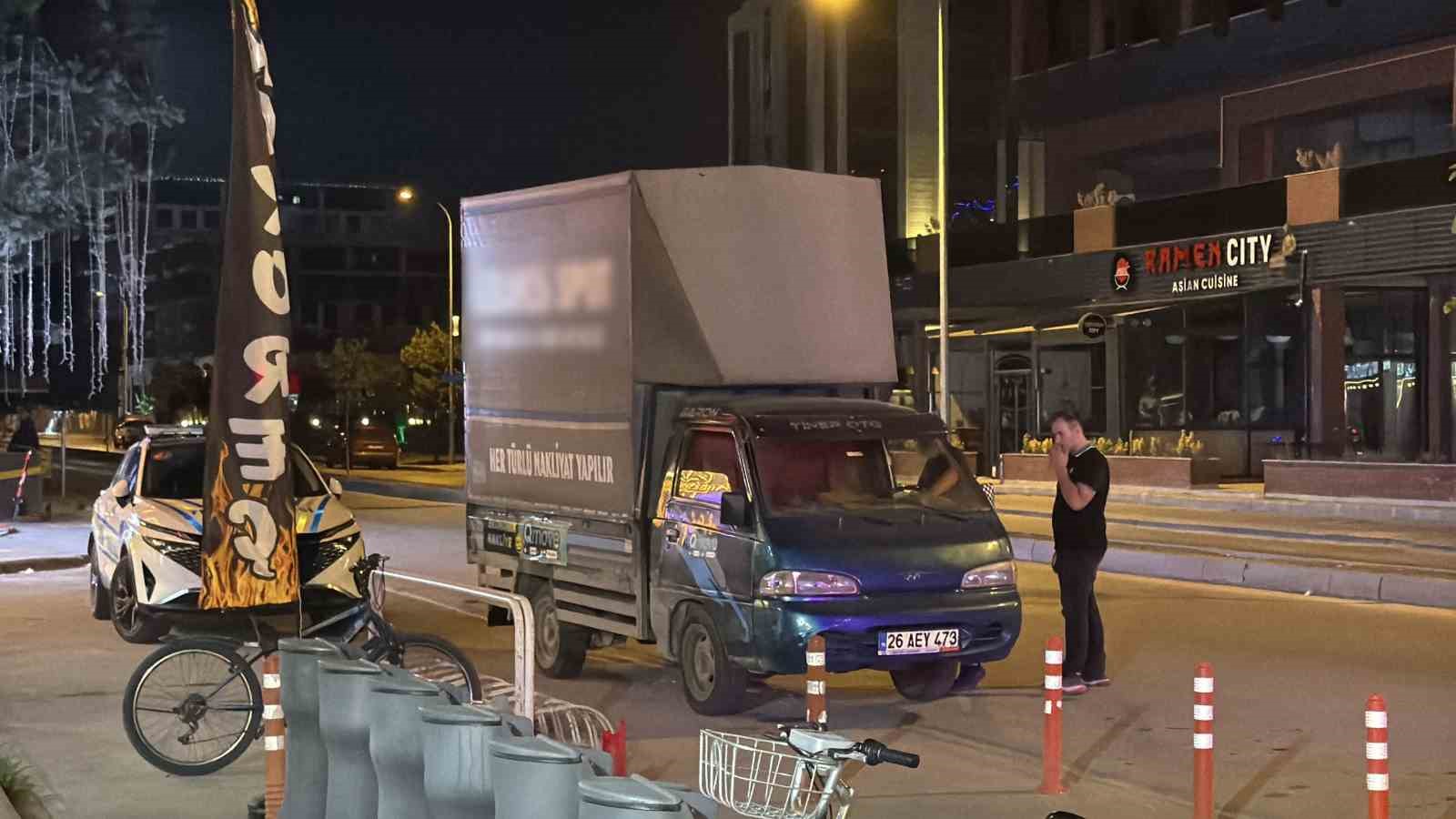 Kaza sonrası ka&ccedil;an alkoll&uuml; s&uuml;r&uuml;c&uuml; &ouml;nce &ccedil;orbasını i&ccedil;ti, sonra 436 bin TL ceza yedi