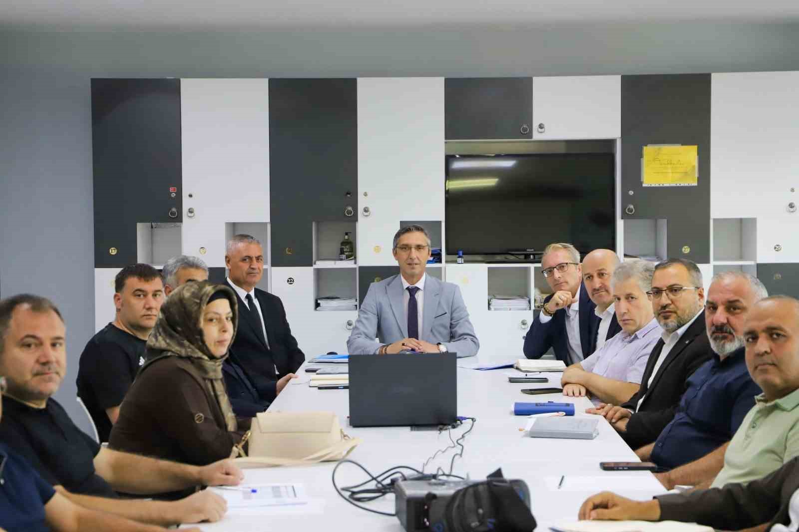 Bayburt&rsquo;ta orta&ouml;ğretim kurum m&uuml;d&uuml;rleri toplantısı yapıldı