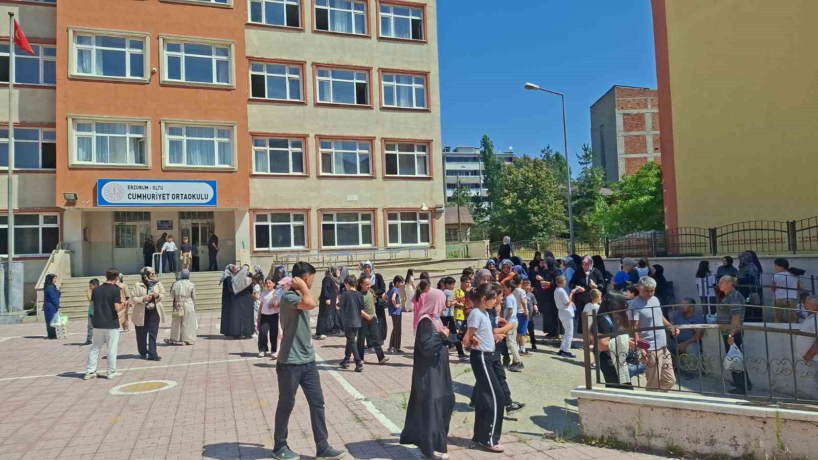 Öğrenciler yaz Kur’an kursları bilgi yarışmasında ter döktü