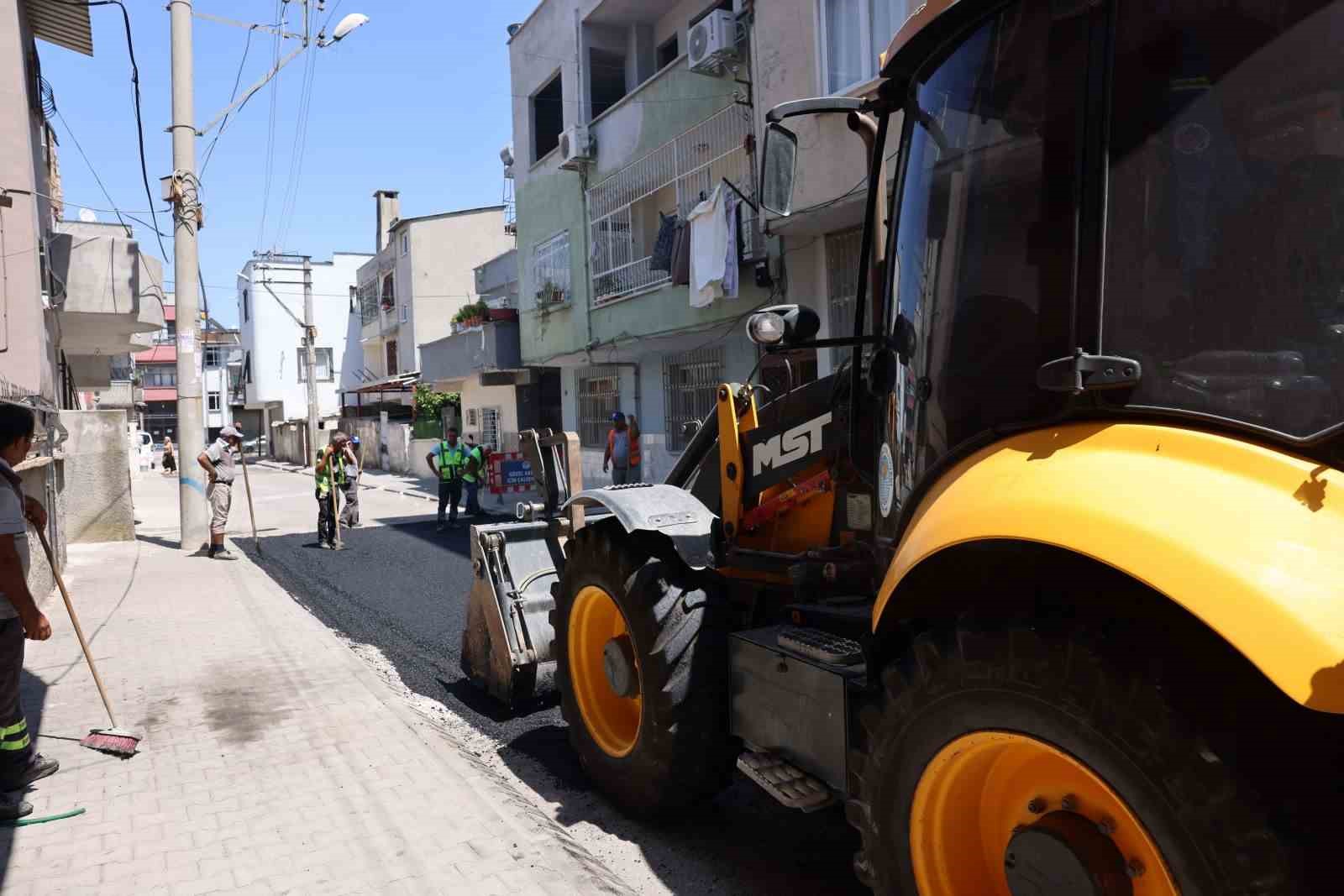 Akdeniz’de yol ve kaldırım çalışmaları aralıksız sürüyor