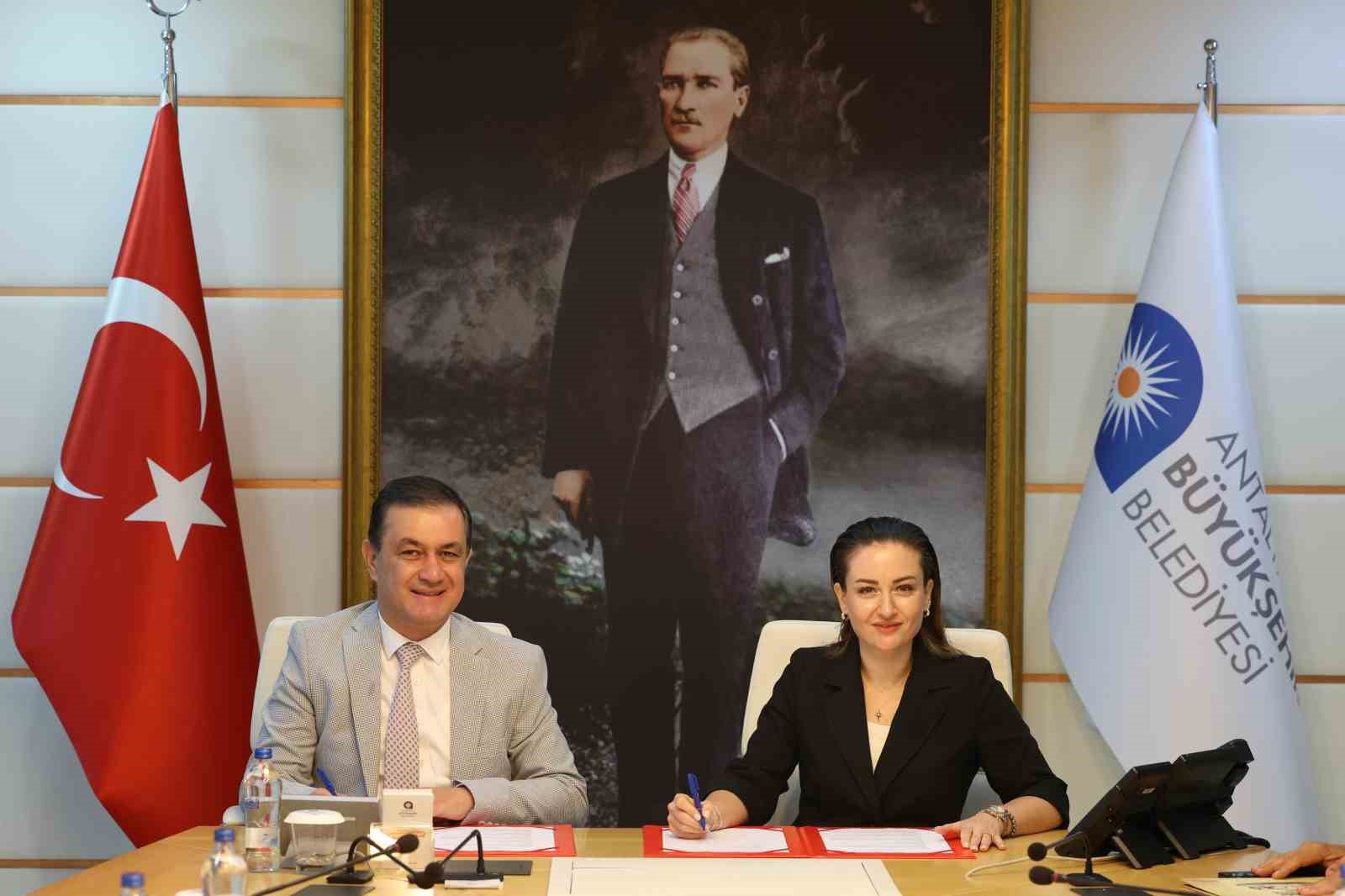 "674. Tarihi Elmalı Yağlı Pehlivan G&uuml;reşleri" i&ccedil;in iş birliği protokol&uuml; imzalandı