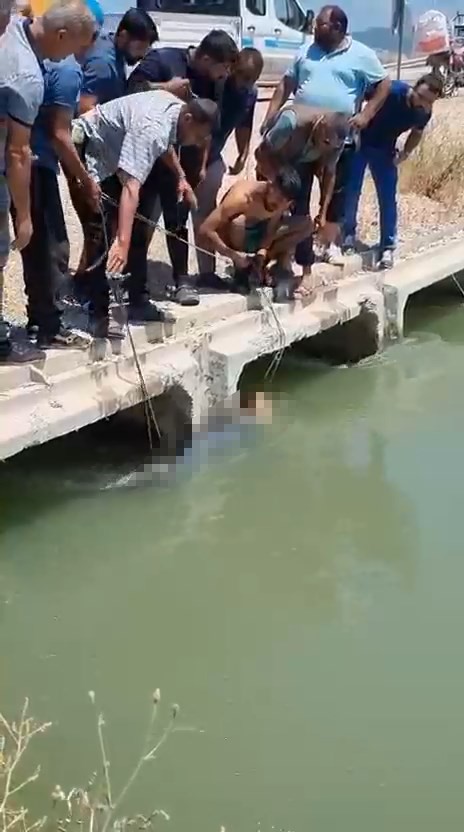 Mustafakemalpaşa&rsquo;da sulama kanalında erkek cesedi bulundu
