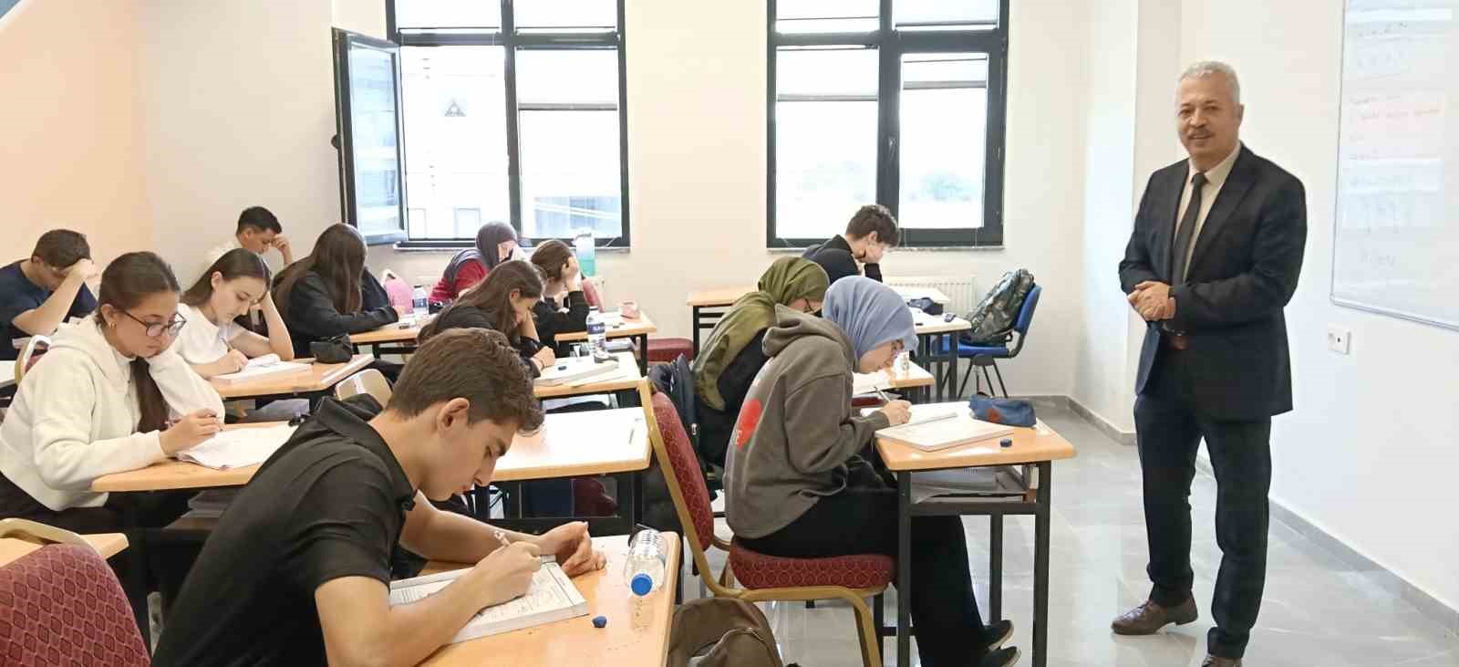 Maddi durumu olmayan 3 &ouml;ğrencinin talebi &uuml;zerine a&ccedil;ıldı, T&uuml;rkiye&rsquo;de &ouml;rnek oldu