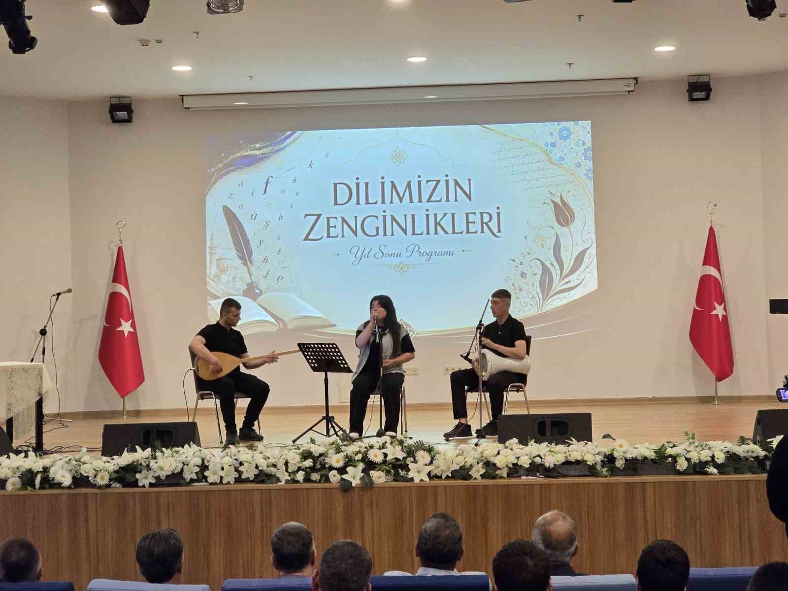 Geleceğin bilim adamları eserlerini ve icatlarını sergiledi