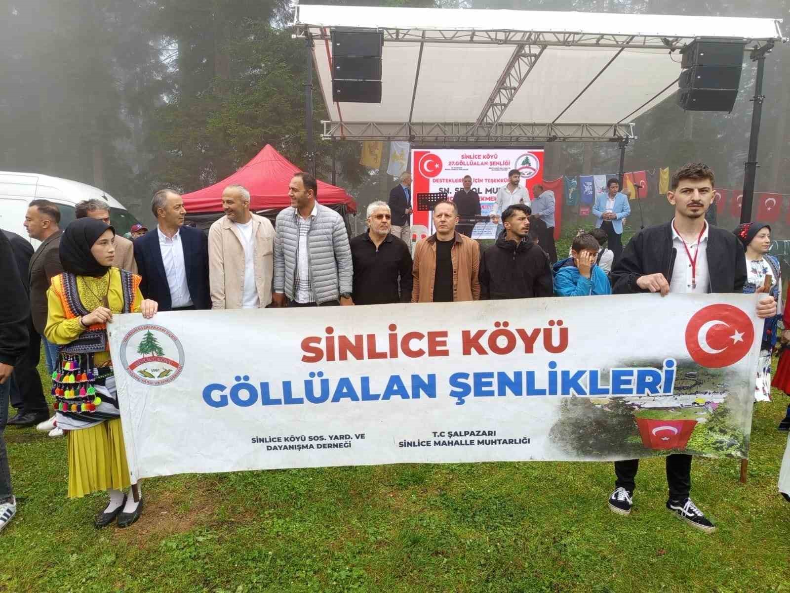Sinlice Köyü 27. Göllüalan Şenlikleri sis ve yağmur altında düzenlendi