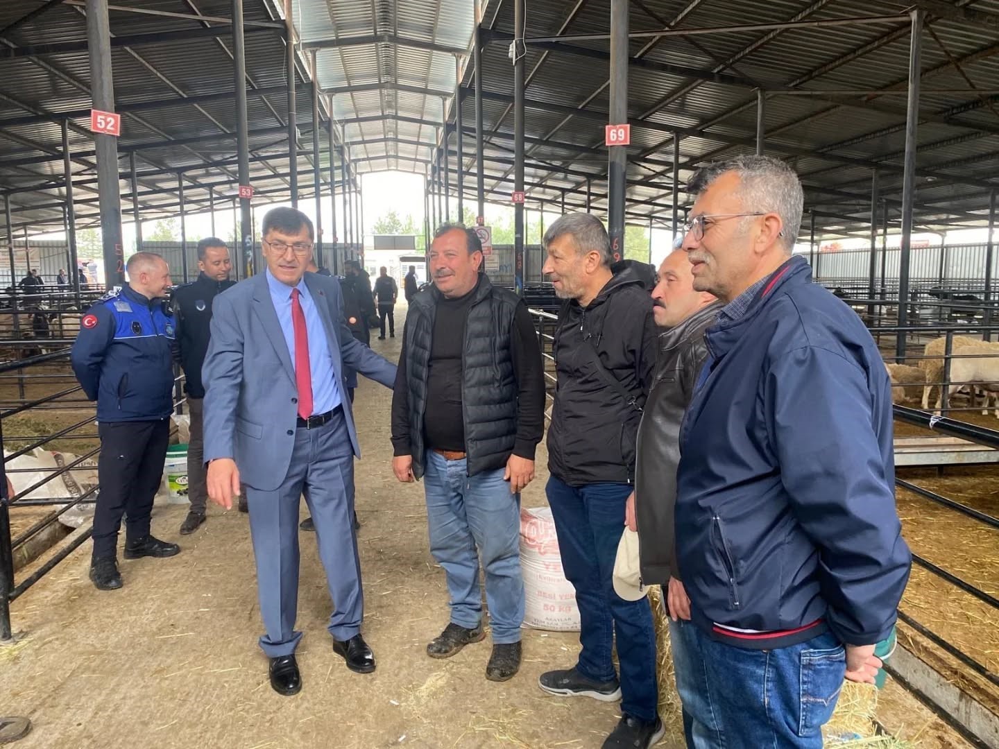 Başkan Eyüp Kahveci’den Kurban Pazarı ziyareti
