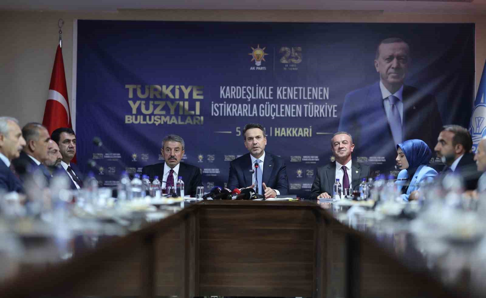 Bakan Bayraktar: "Ter&ouml;rs&uuml;z T&uuml;rkiye, b&ouml;lgedeki b&uuml;t&uuml;n illerimizi adeta yıldız gibi parlatacak"