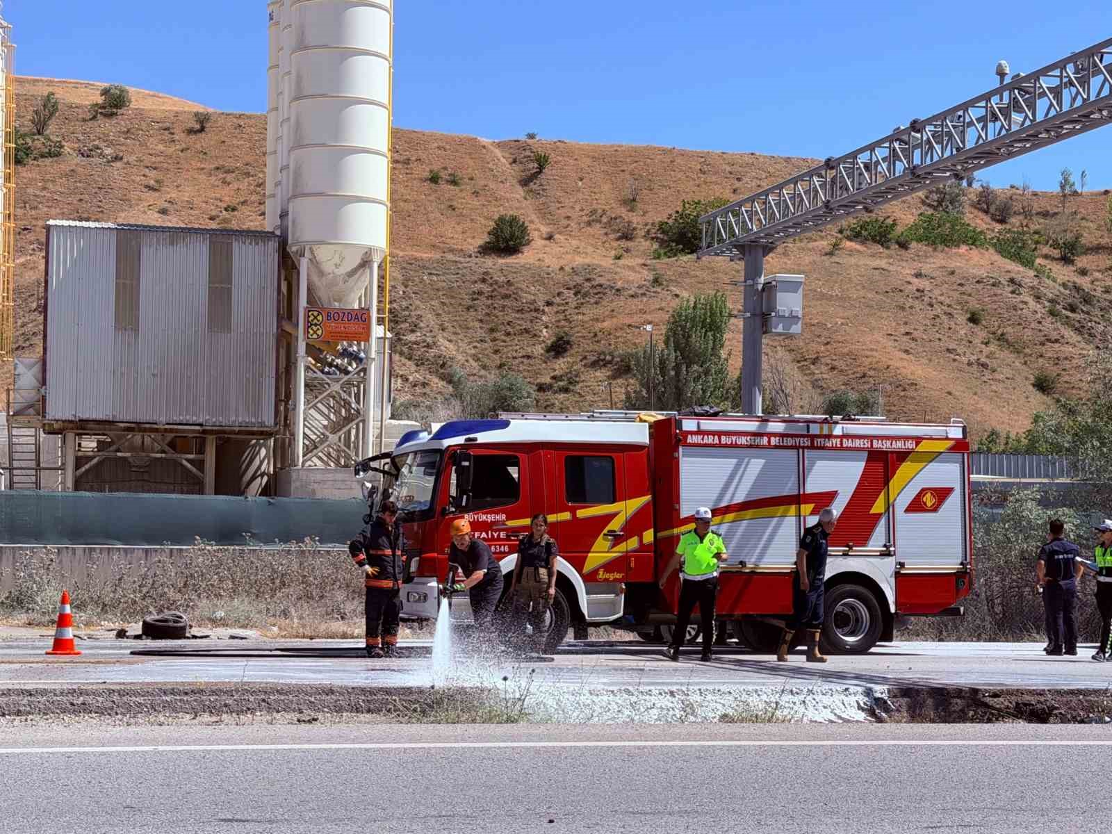 Ankara&rsquo;da trafik kazası: 3 yaralı