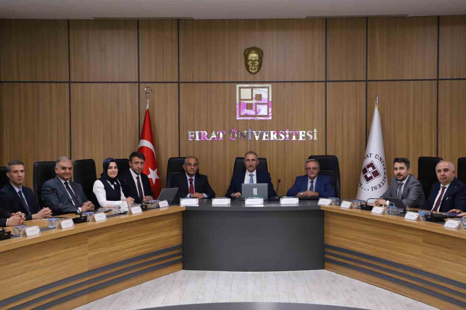 FÜ’de yeni eğitim öğretim yılı hazırlıkları değerlendirildi