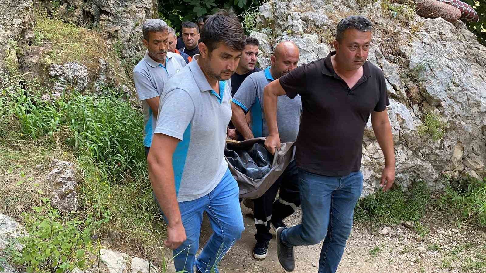 Akıntıya kapılıp ölen çocuğun cansız bedeni ikinci günde güçlükle çıkarıldı