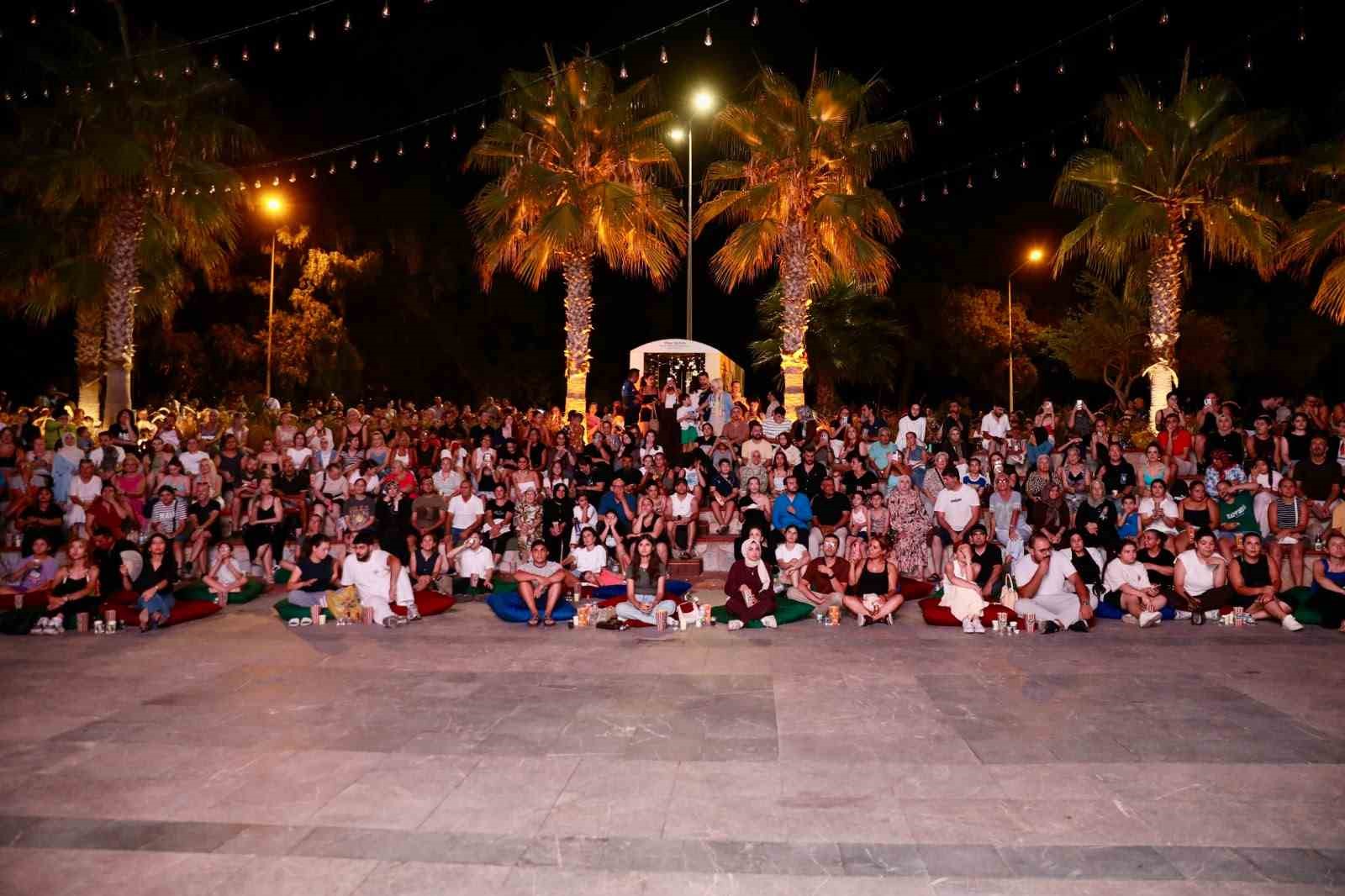 Alanya’da yeşilçam sinema günleri ’Neşeli Günler’ ile başladı