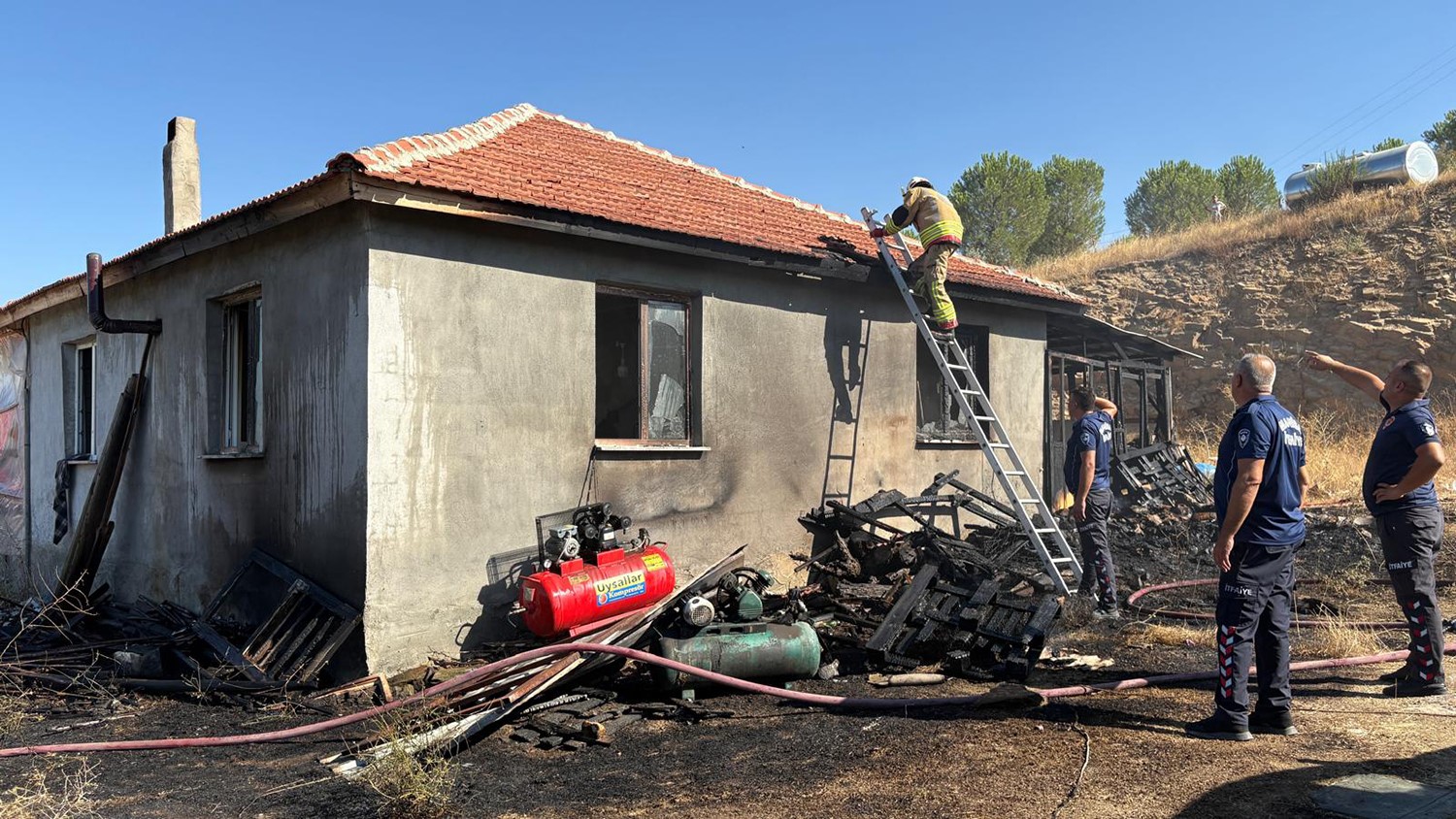 Kula&rsquo;da ev yangını paniğe neden oldu
