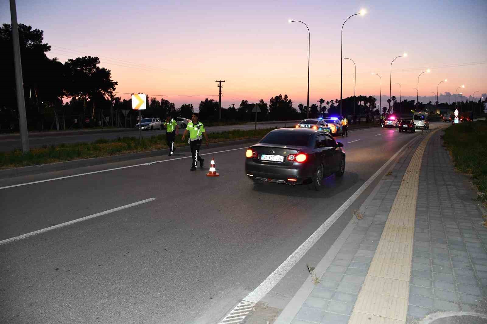 Hatay&rsquo;da kontrolden &ccedil;ıkan motosiklet devrildi: 2 &ouml;l&uuml;