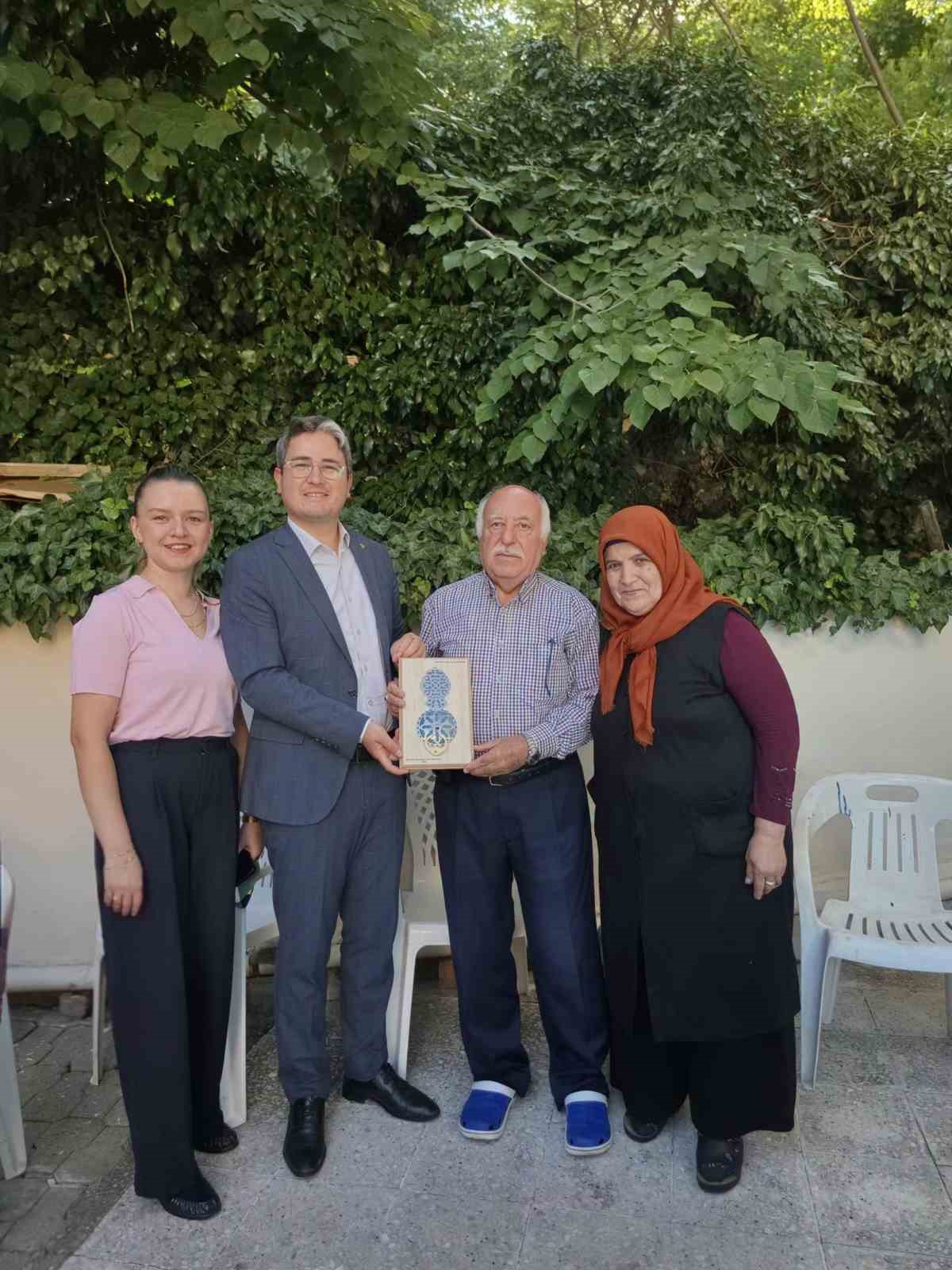 Kıbrıs gazisine minnet ziyareti
