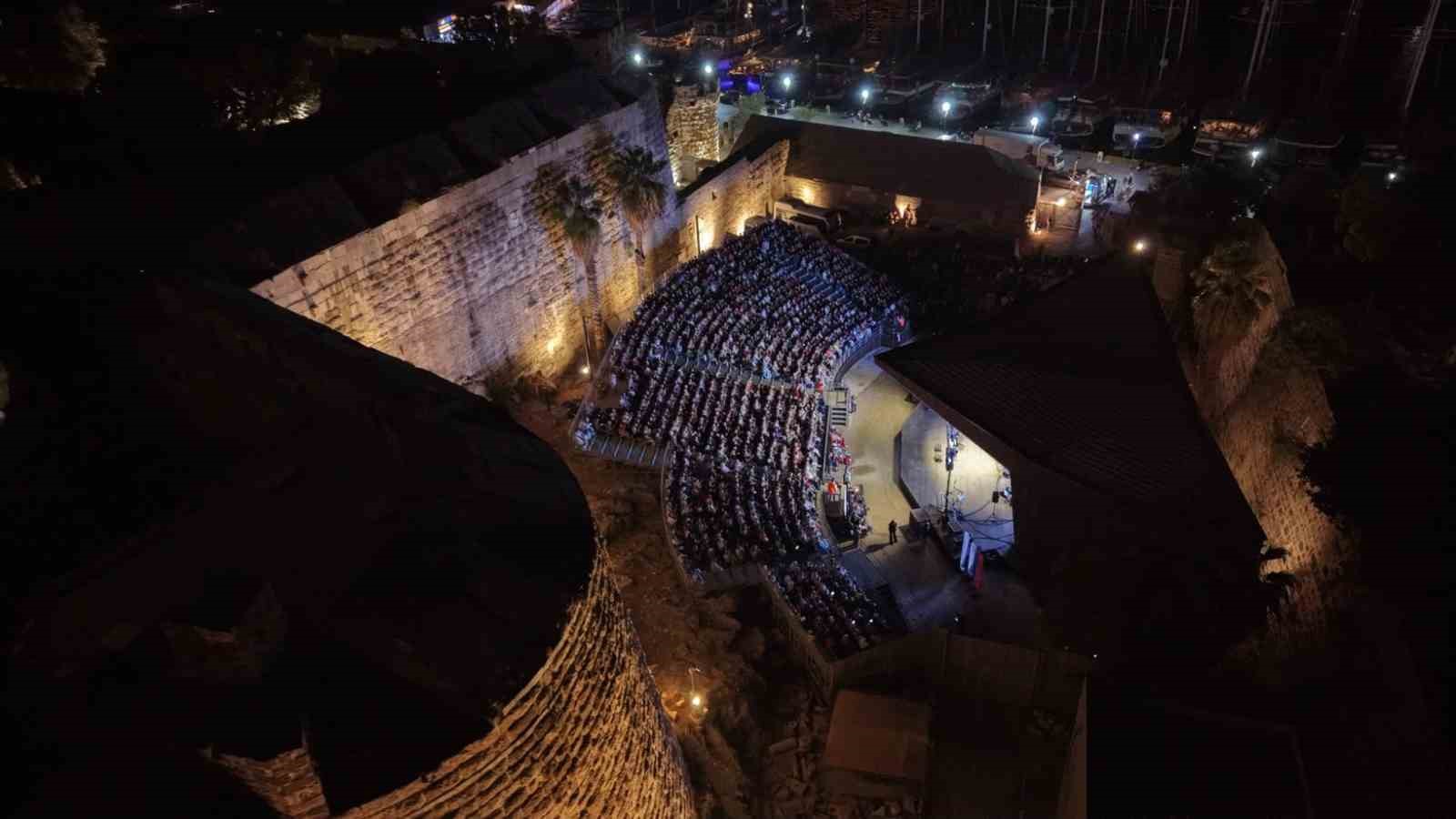 Bodrum’da Zeki Müren’in 30. ölüm yıl dönümünde anma konseri