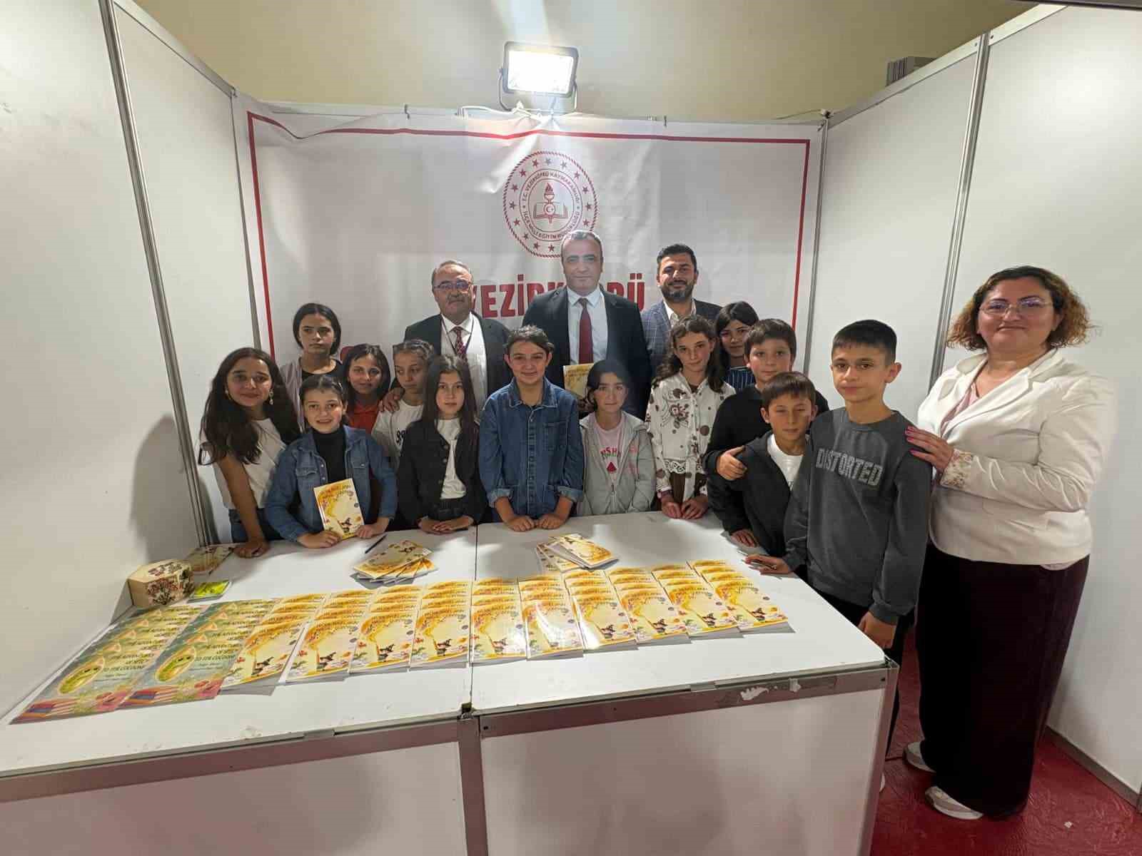 Hayalbaz öğrencilerden masal kitabı