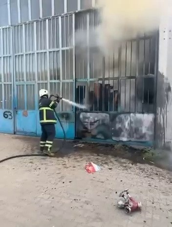 Marangozlar Sanayi B&ouml;lgesinde iş yerinde yangın