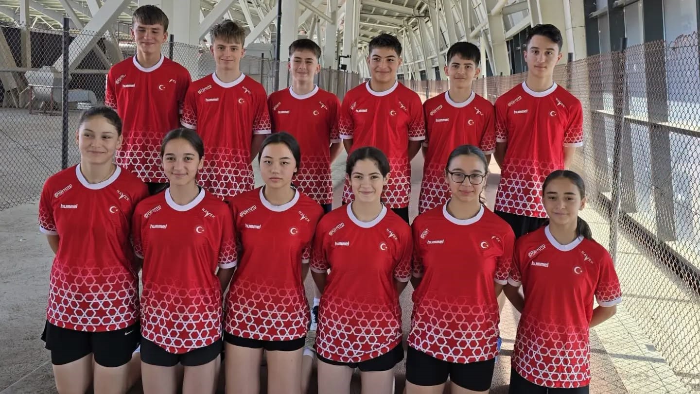 15 Yaş Altı Badminton Milli Takımı Erzincan&rsquo;da kampa girdi