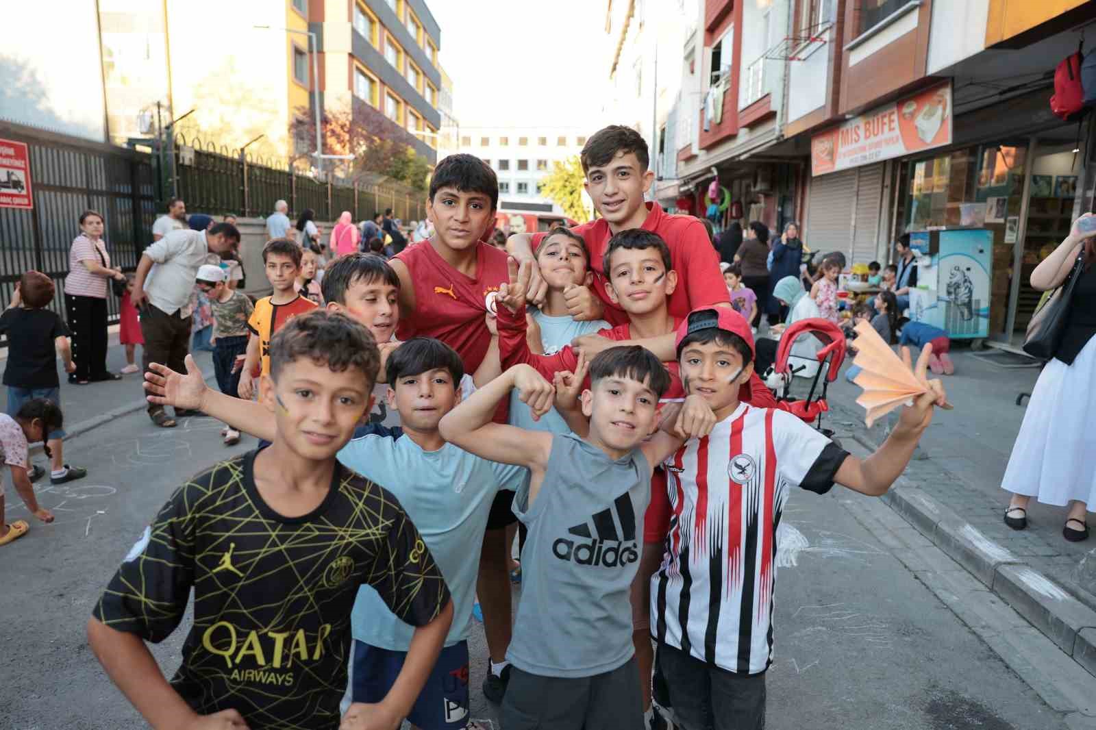 Küçükçekmece’de ’Sokakta Oyun Var’a yoğun ilgi