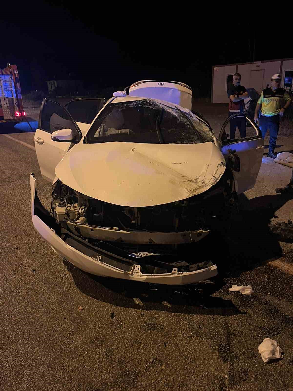 Van’da kaza yapan otomobilin bagajından çok sayıda bira kutusu çıktı